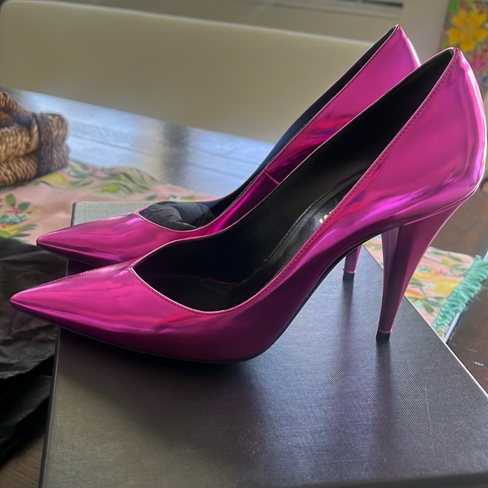 Brand NEW Metallic Saint Lauren heels♥️